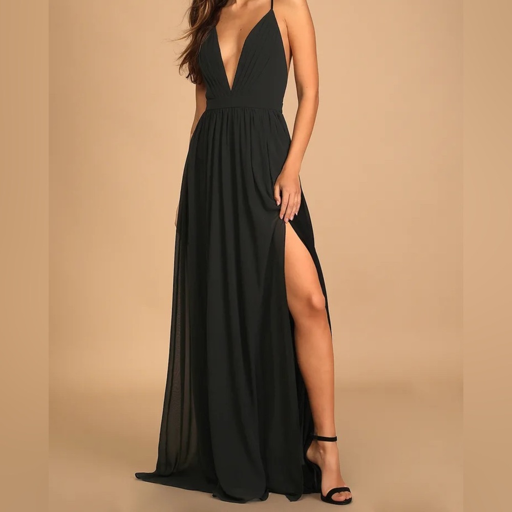 Lulus Ballroom Bliss Black Pleated Maxi Dress
NWT